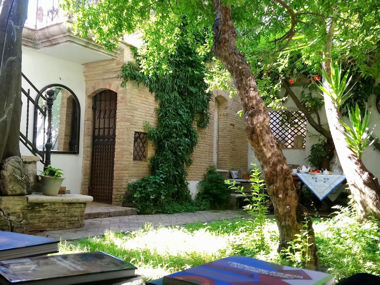 Le Foglie Di Acanto Lucera Bagian luar foto